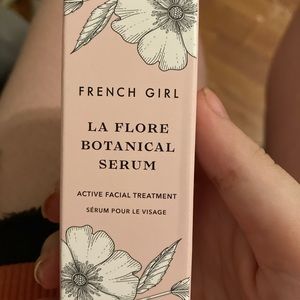 French Girl La Flore Botanical Serum